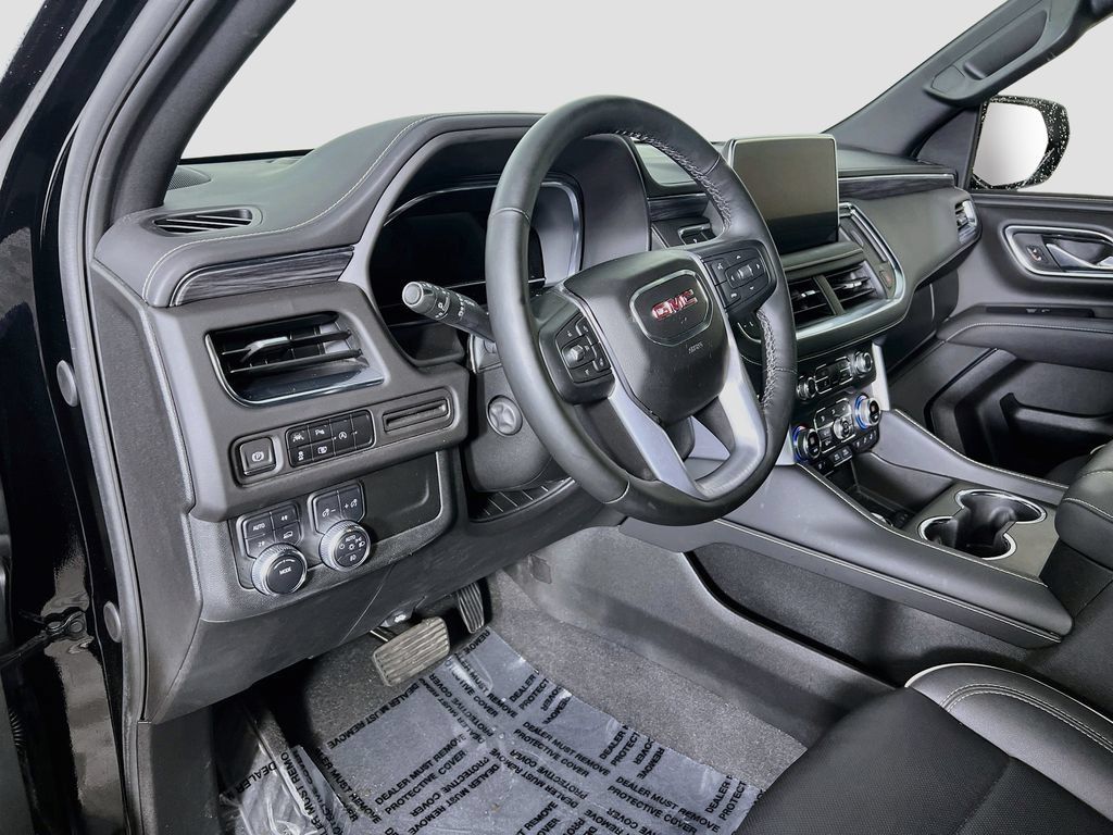 Certified 2023 GMC Yukon XL SLT w/ SLT Luxury Package AWD/4WD image 8