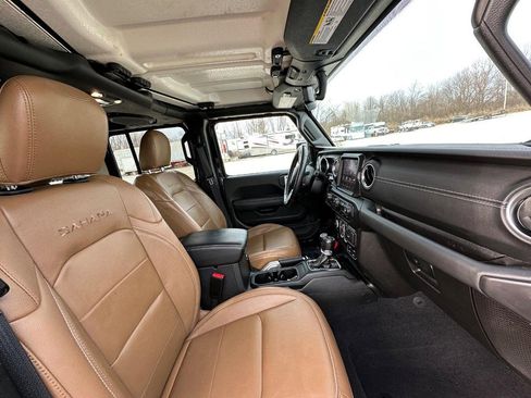 Used 2022 Jeep Wrangler Unlimited Sahara w/ Cold Weather Group image 13