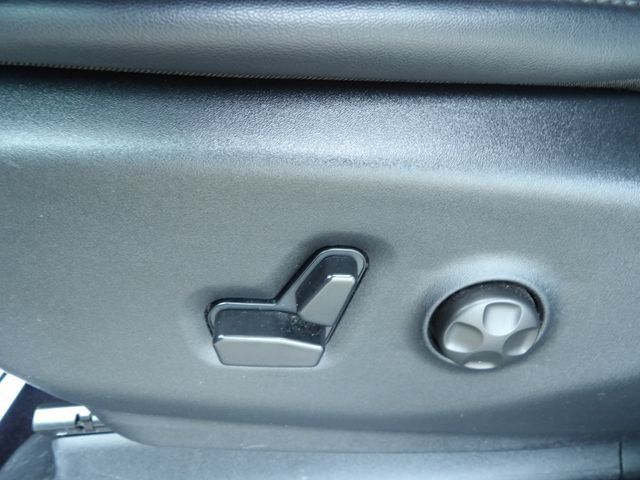 Used 2025 Chrysler Pacifica Select FWD image 21