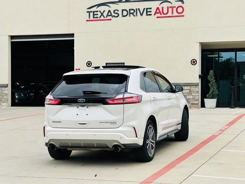 Used 2019 Ford Edge Titanium w/ Equipment Group 301A image 9