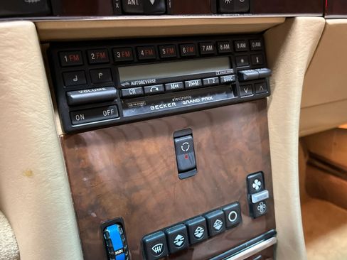 Used 1989 Mercedes-Benz 560 SL image 23