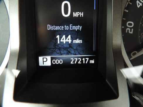 Used 2018 Toyota Tacoma SR5 image 29