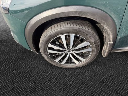 Used 2023 Nissan Pathfinder Platinum image 11