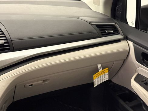 New 2026 Honda Odyssey EX-L image 16