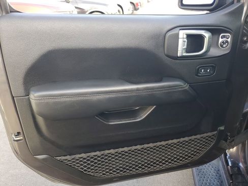 Used 2021 Jeep Wrangler Unlimited Sahara image 18