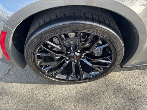 Used 2016 Chevrolet Corvette Z06 w/ 3LZ Preferred Equipment Group image 32