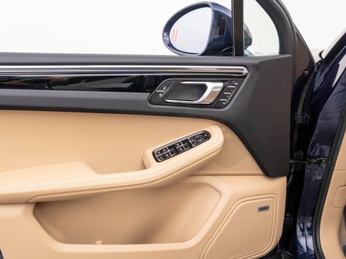 Certified 2022 Porsche Macan S image 13