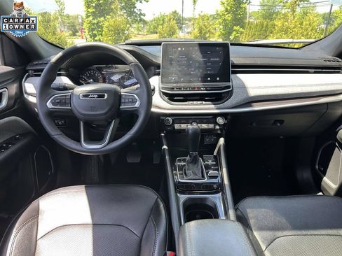 Used 2023 Jeep Compass Latitude w/ Sun and Sound Group AWD/4WD image 12