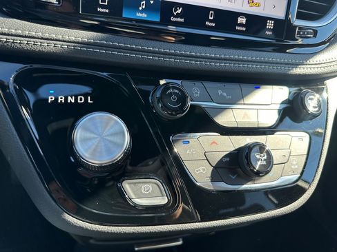 New 2026 Chrysler Pacifica Select image 20