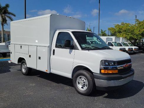 New 2025 Chevrolet Express 3500 w/ Power Convenience Package image 25