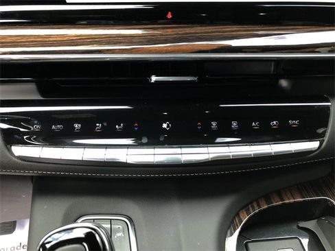 Used 2023 Cadillac Escalade ESV Luxury image 27