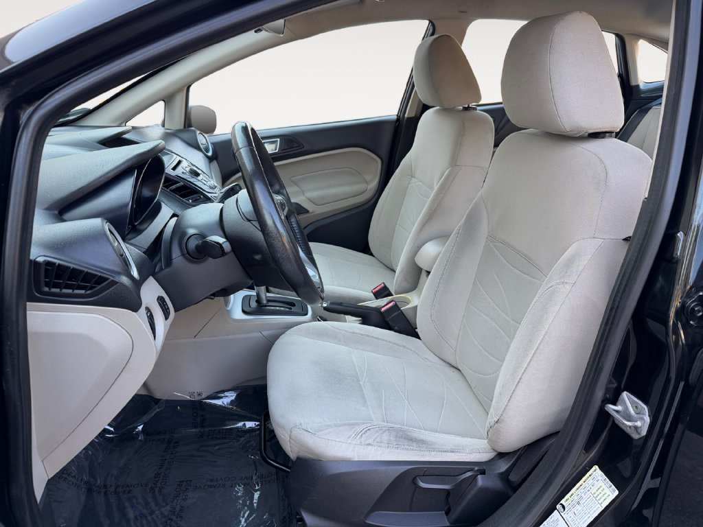 Used 2014 Ford Fiesta SE w/ Comfort Package FWD image 14