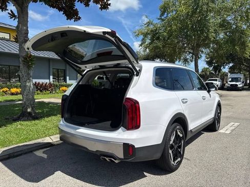 Used 2025 Kia Telluride S FWD image 18