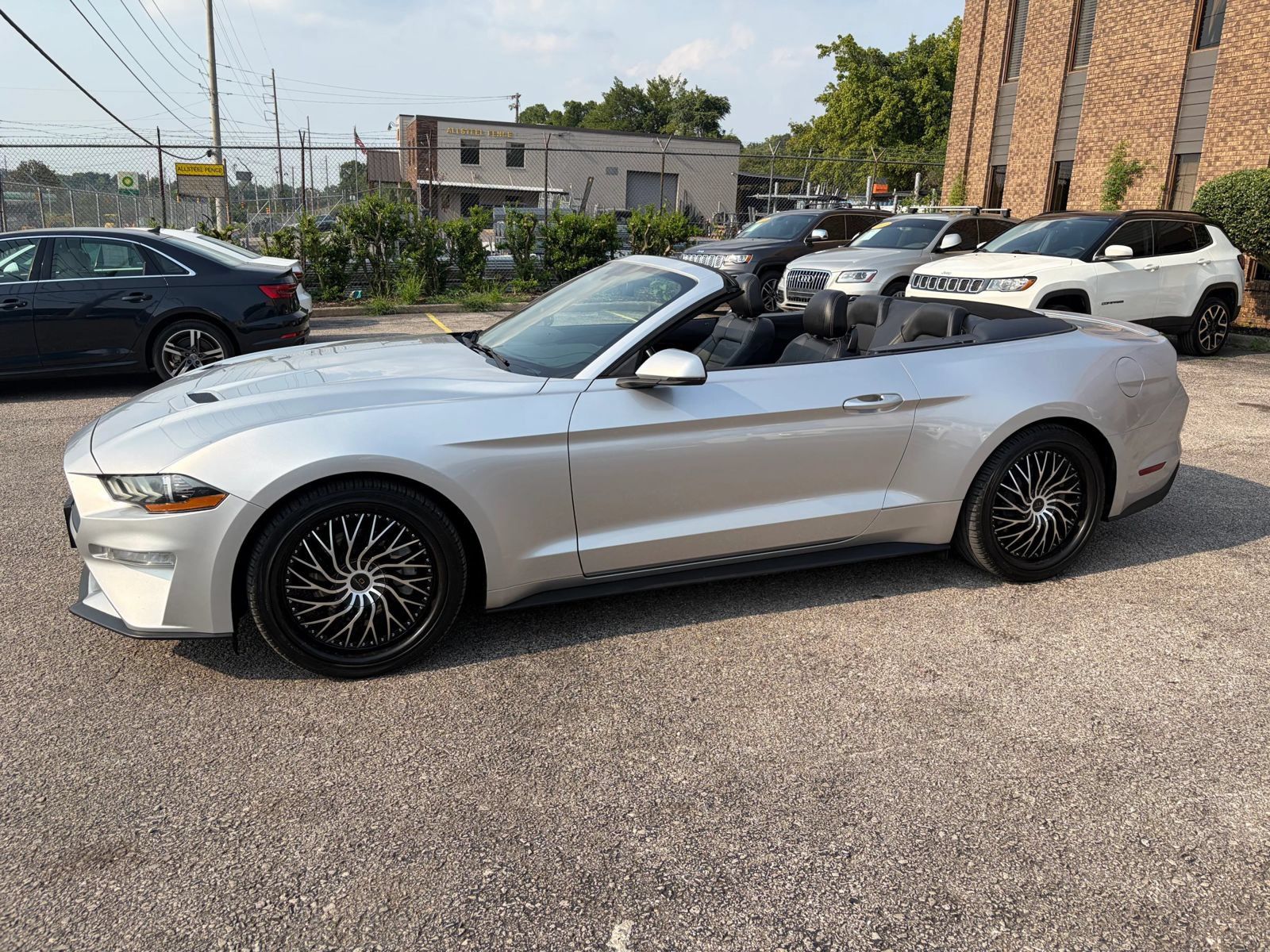 Used 2018 Ford Mustang Premium w/ Equipment Group 201A RWD image 13