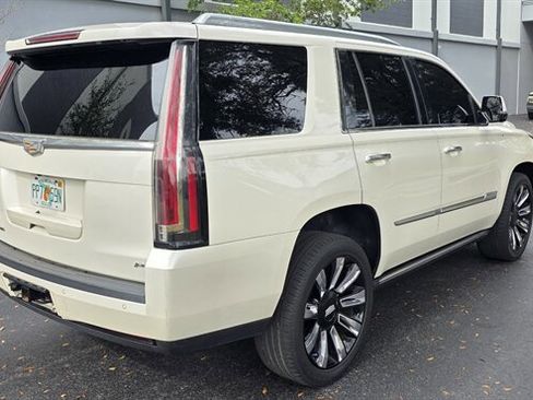 Used 2015 Cadillac Escalade Platinum image 5