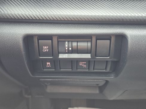 Used 2019 Subaru Crosstrek 2.0i Premium w/ Eyesight System image 21