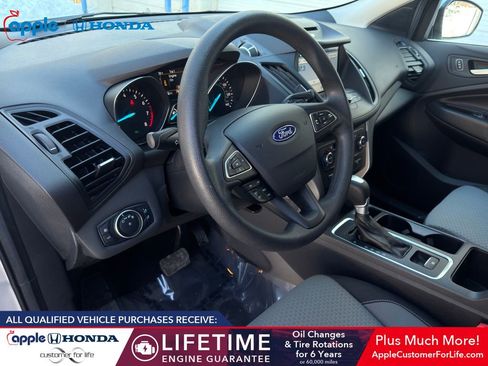 Used 2017 Ford Escape SE w/ Equipment Group 201A image 4