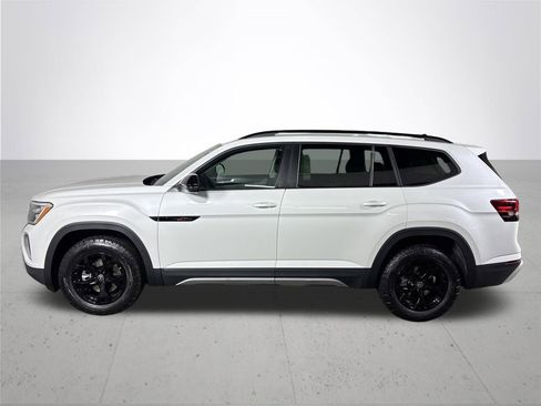 New 2026 Volkswagen Atlas Peak Edition image 9