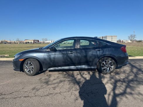 Used 2018 Honda Civic EX image 7