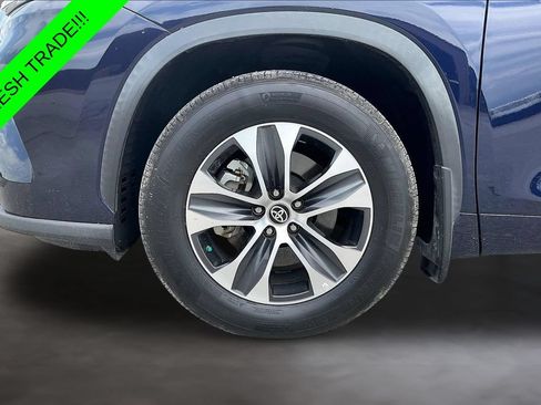 Used 2021 Toyota Highlander XLE AWD/4WD image 34