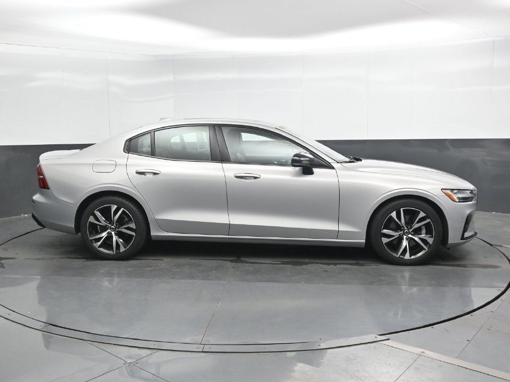Used 2024 Volvo S60 B5 Core FWD image 4