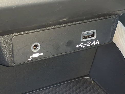 Certified 2025 Subaru Forester image 38