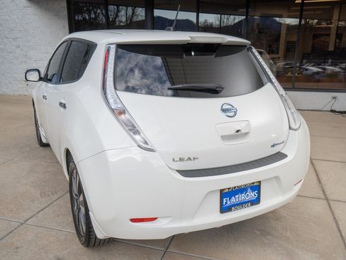 Used 2016 Nissan Leaf SV w/ Premium Package image 5