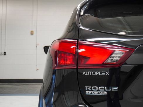 Used 2019 Nissan Rogue Sport S AWD/4WD image 32