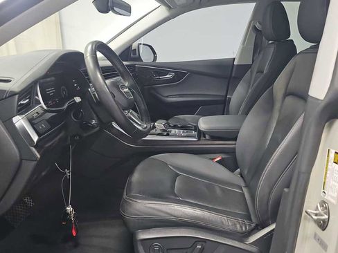 Used 2023 Audi Q8 Premium w/ Convenience Package AWD/4WD image 5
