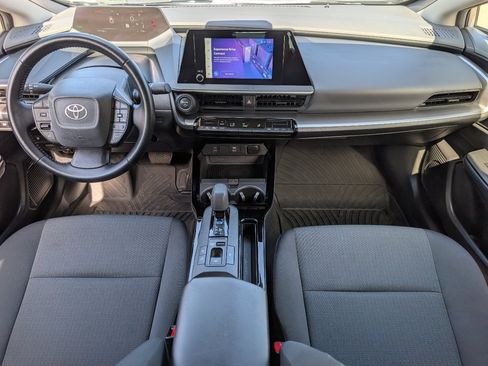 Used 2024 Toyota Prius LE FWD image 4