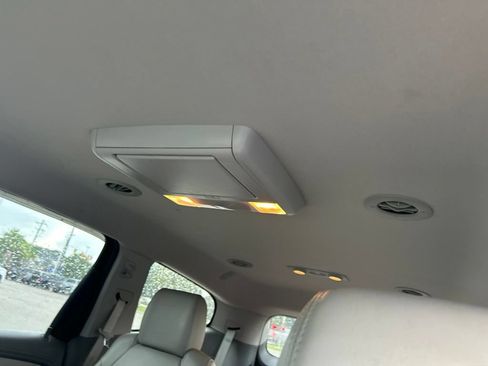 Used 2016 Chevrolet Traverse LT FWD image 7