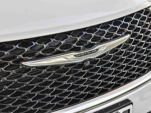 New 2026 Chrysler Pacifica Pinnacle w/ Trailer Tow Group image 9