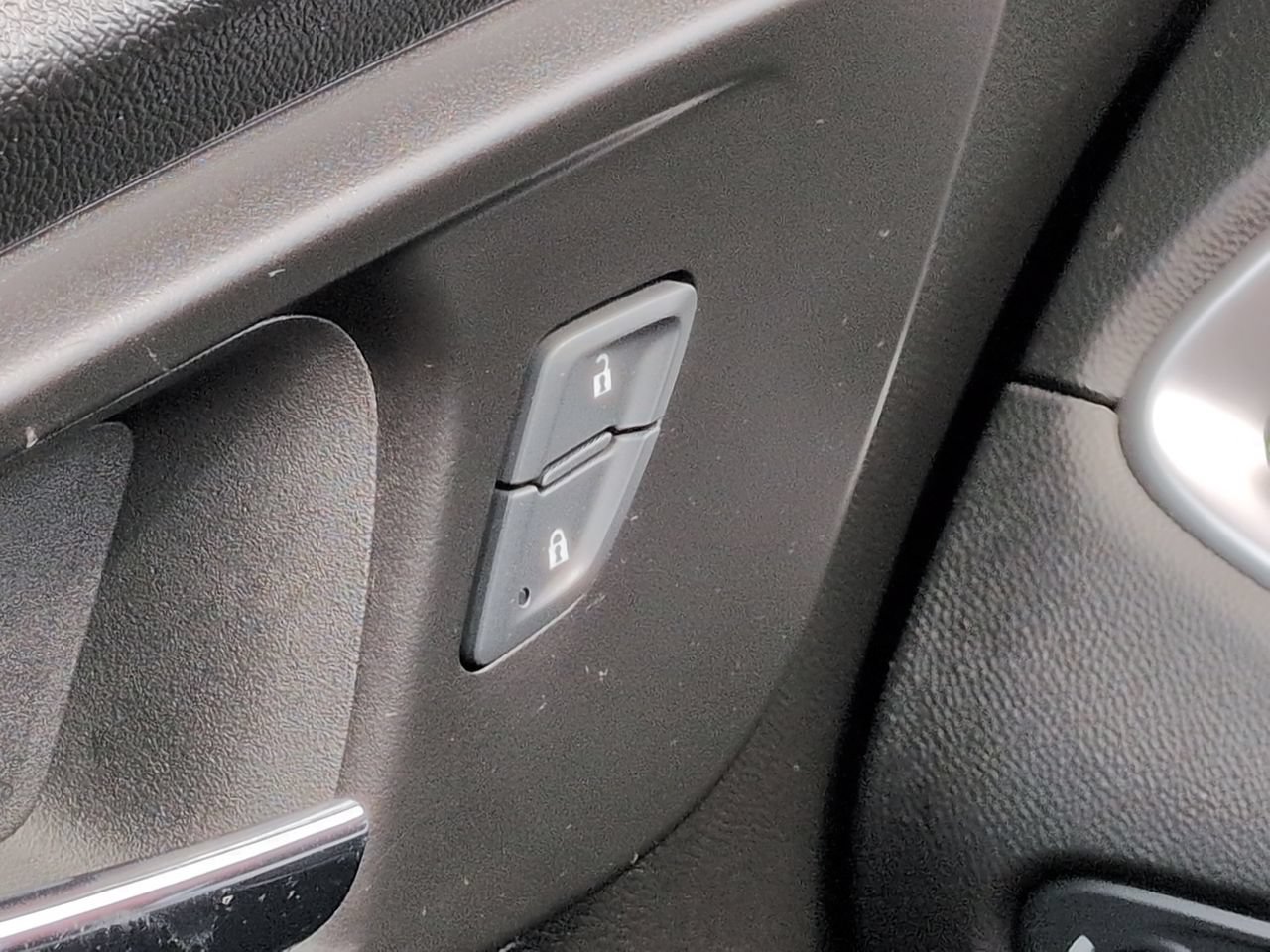 Used 2025 Chevrolet Malibu LS FWD image 23