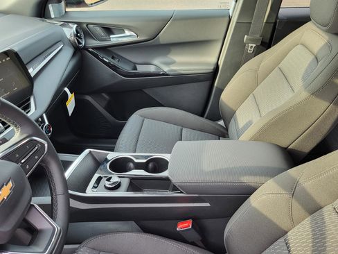 New 2026 Chevrolet Equinox LT w/ Safety and Technology Package FWD image 19