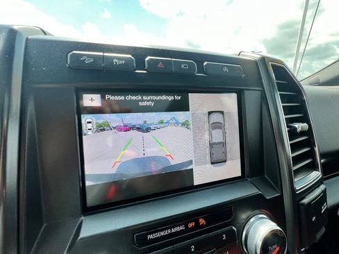 Used 2019 Ford F150 Lariat w/ Equipment Group 502A Luxury AWD/4WD image 38