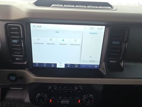 Used 2022 Ford Bronco Wildtrak image 29