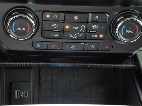 Used 2020 Ford F250 Lariat w/ Lariat Ultimate Package image 24