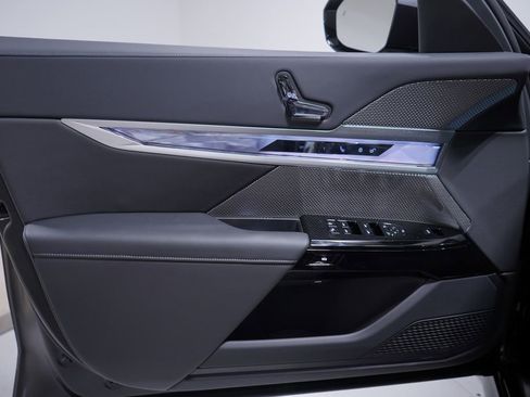 New 2026 BMW 760i xDrive w/ Executive Package image 17