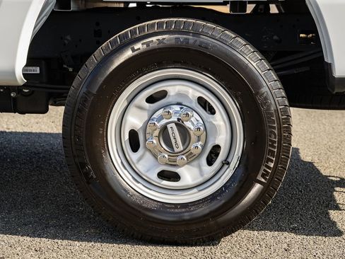 Used 2024 Ford F250 XL w/ Snow Plow Prep Package image 19