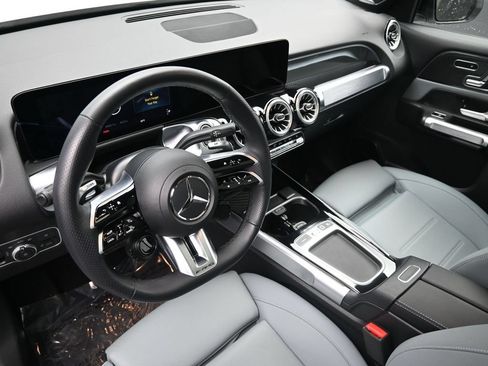 Used 2025 Mercedes-Benz GLB 35 AMG 4MATIC image 20