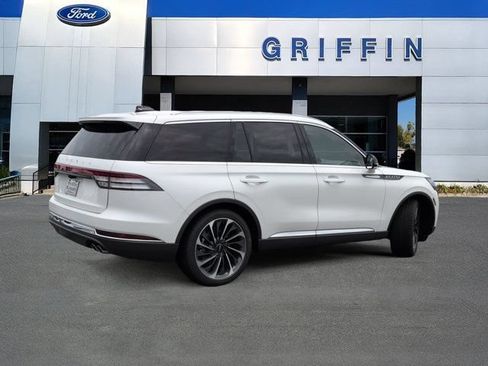 New 2026 Lincoln Aviator Reserve AWD/4WD image 4