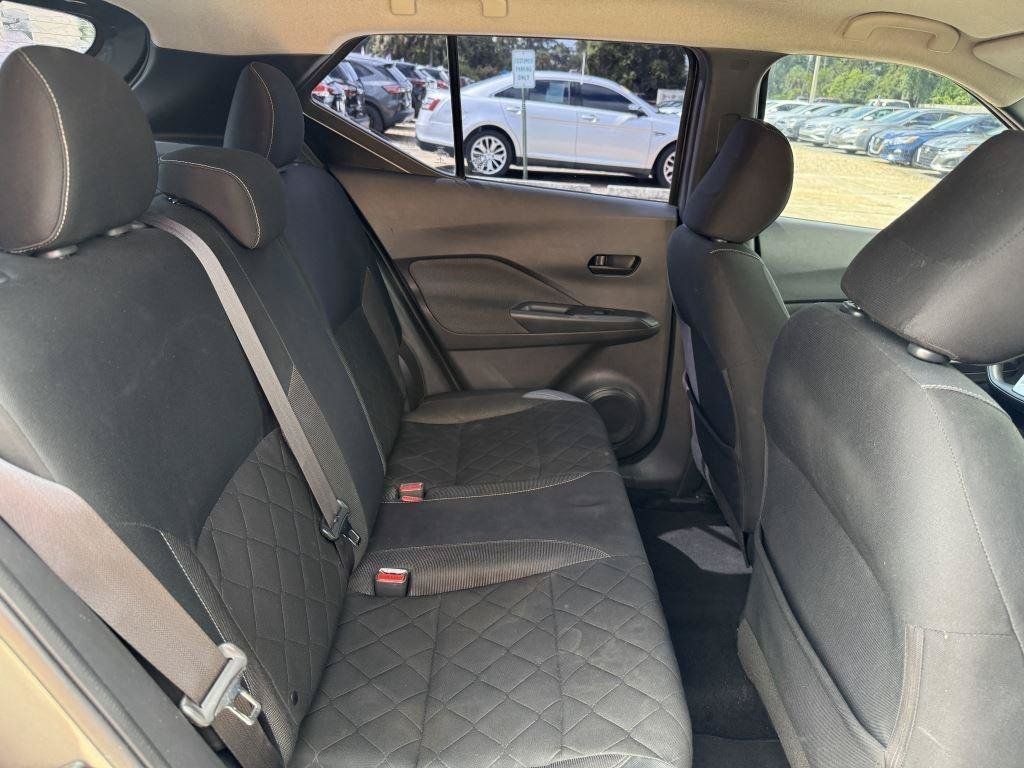Used 2019 Nissan Kicks S FWD image 13