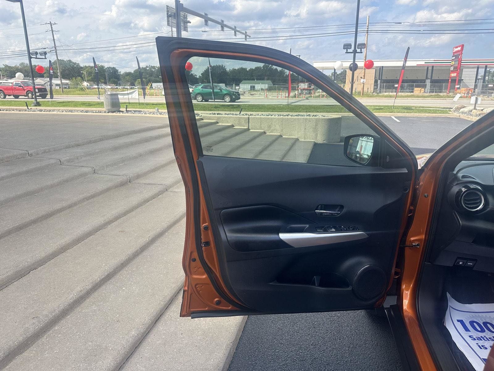 Used 2020 Nissan Kicks SR w/ SR Premium Package FWD image 17
