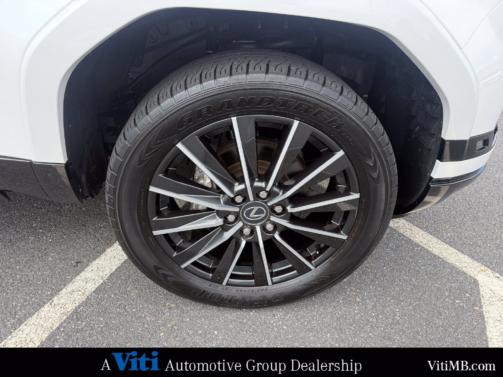 Used 2024 Lexus GX 550 w/ Accessory Package (2T) AWD/4WD image 15