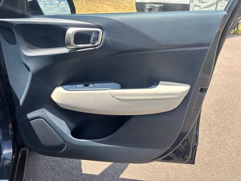Used 2021 Hyundai Venue w/ Cargo Package FWD image 19
