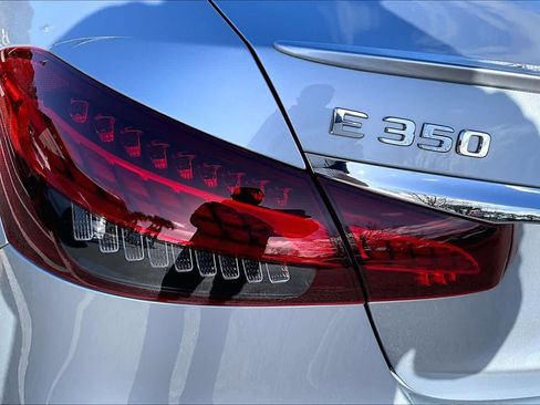 Used 2022 Mercedes-Benz E 350 4MATIC Sedan w/ Driver Assistance Package image 29