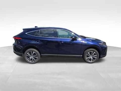 Used 2021 Toyota Venza LE image 7