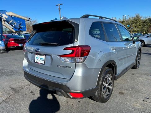 Used 2021 Subaru Forester Premium image 7