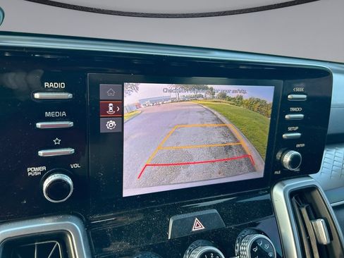 Used 2022 Kia Sorento LX FWD image 21