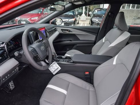 New 2025 Toyota Camry SE FWD image 17